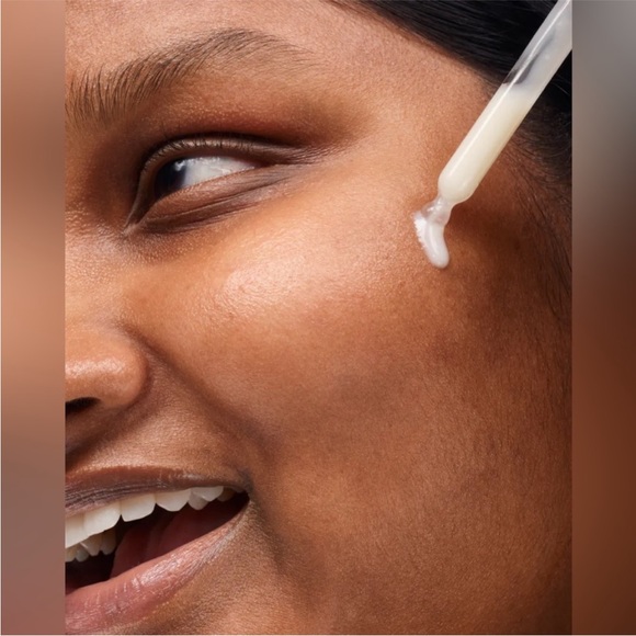 NIB NWT Glossier Super Glow Vitamin c + magnesium serum - Picture 5 of 12